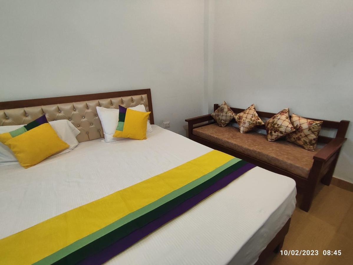 Hotel Studioz Sahastradhara Дехрадун Екстериор снимка